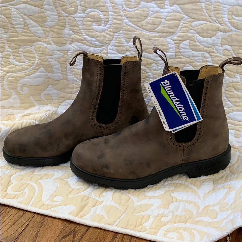 Brand New Blundstone 1351 Chelsea Boots